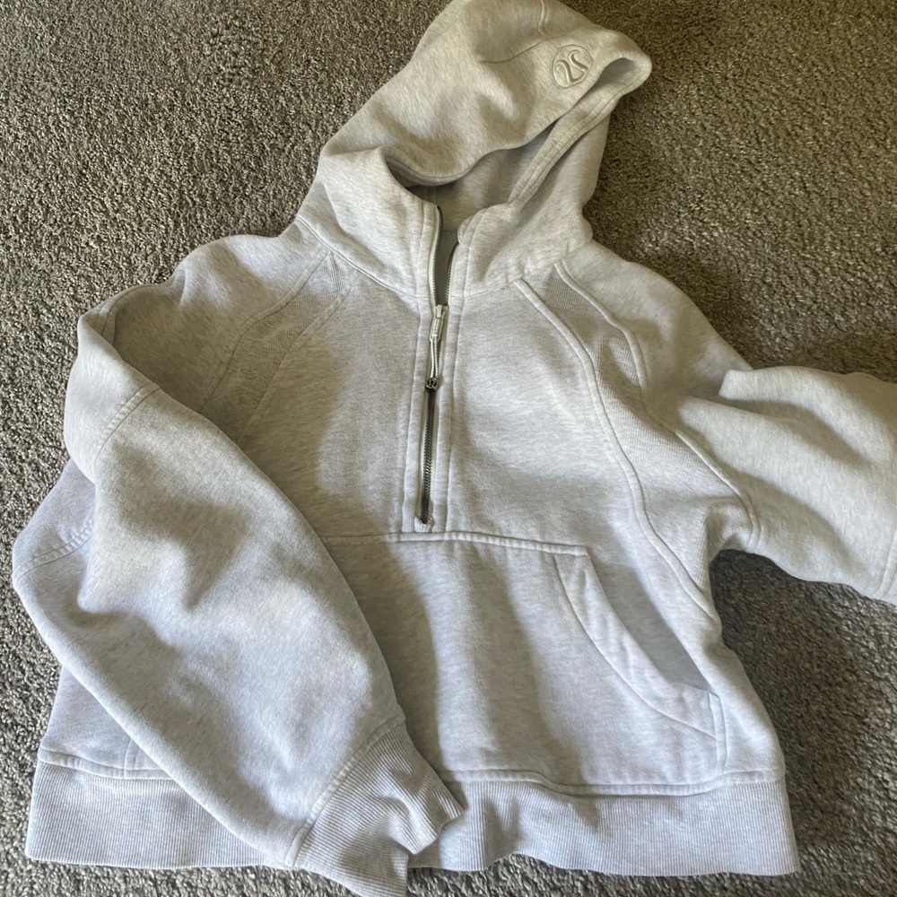 Lululemon cropped scuba
